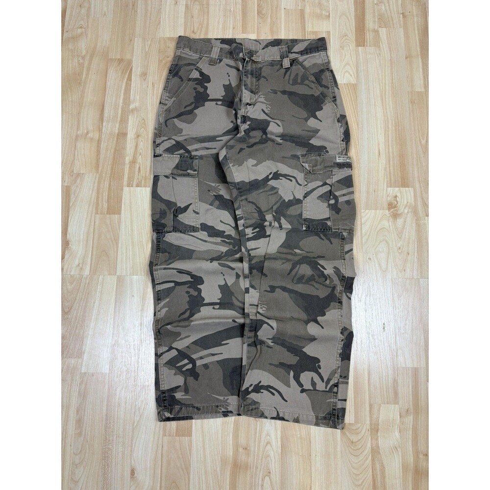 Men’s Vintage Y2K Wrangler Camo Cargo Pants / Size 30x30